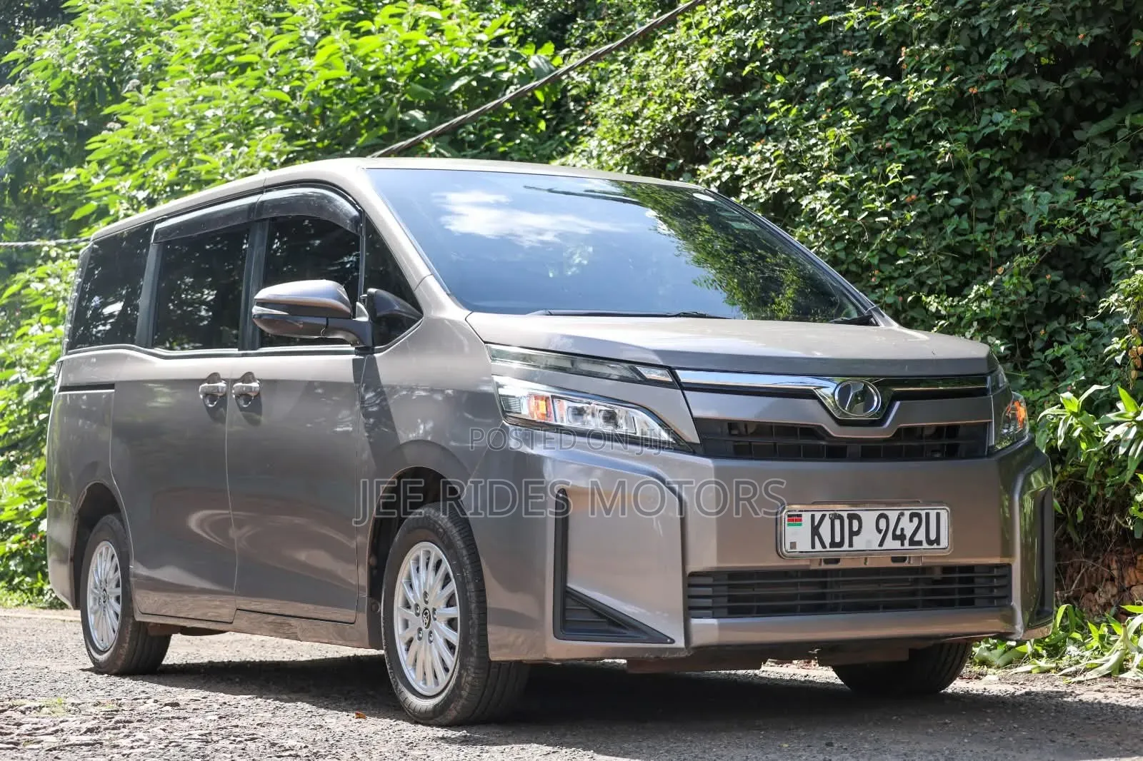 Toyota Voxy 2018 Gray