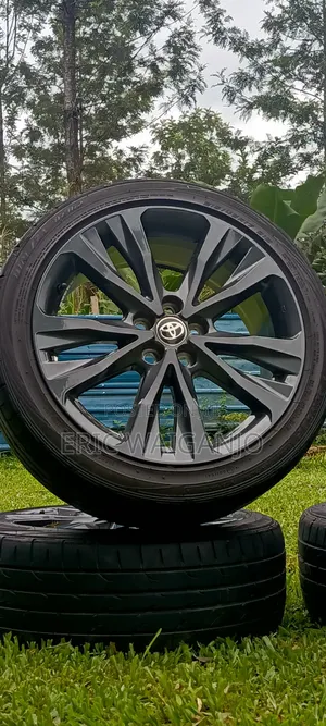 17" Silver Grey Alloy Rims Tyres