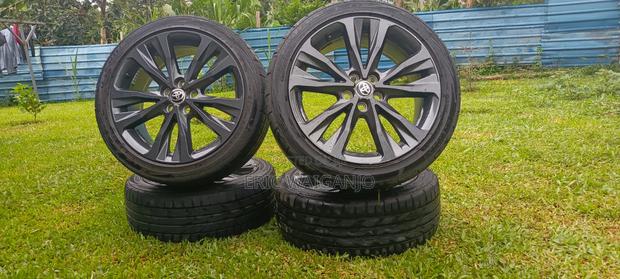 17" Silver Grey Alloy Rims Tyres - thumbnail 4