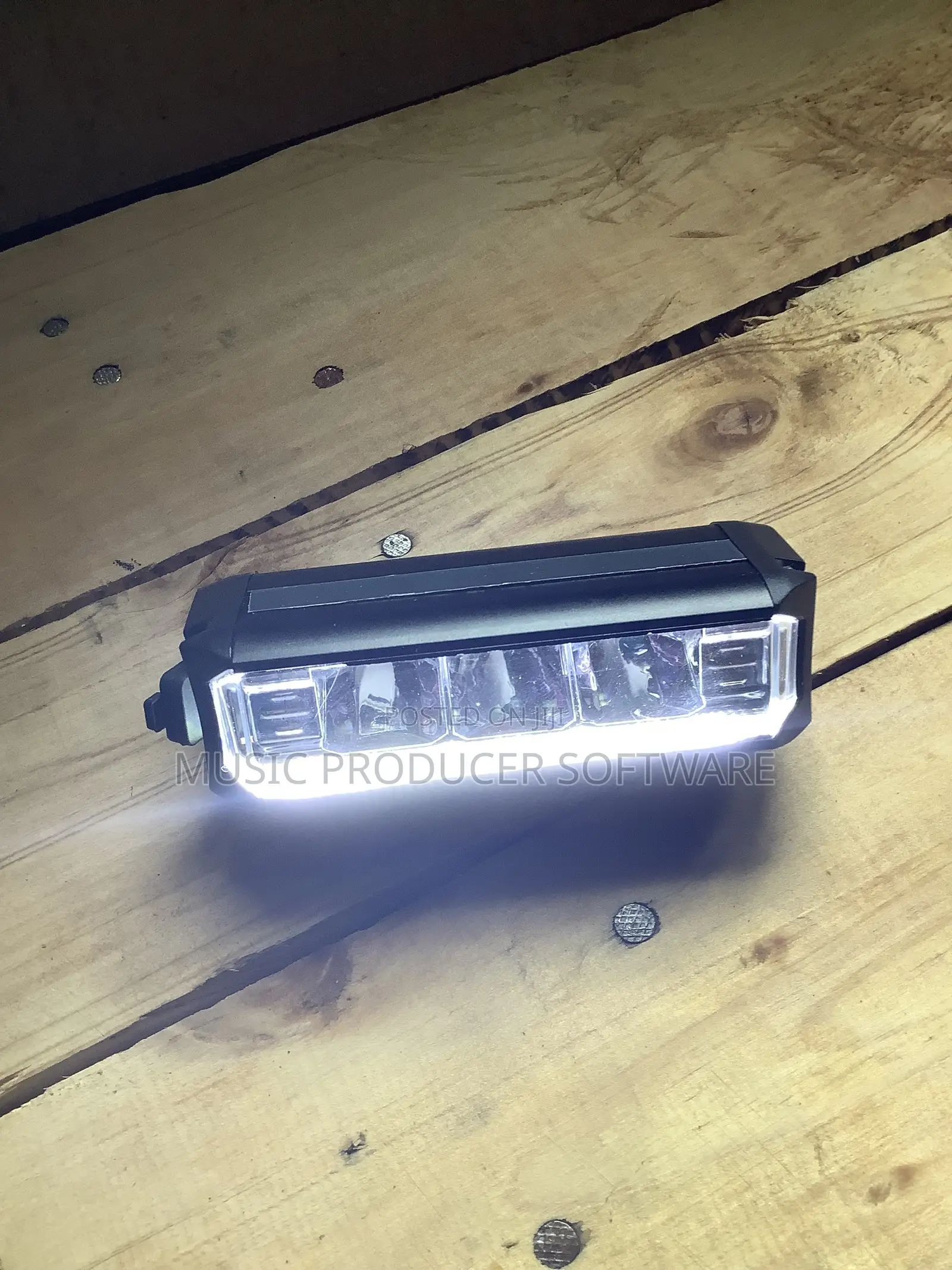 Bicycle Headlight ( 1800 Lumens)