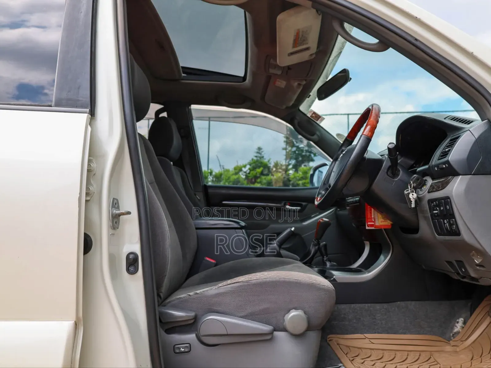 Toyota Land Cruiser Prado 2009 White