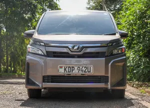 Toyota Voxy 2018 Beige