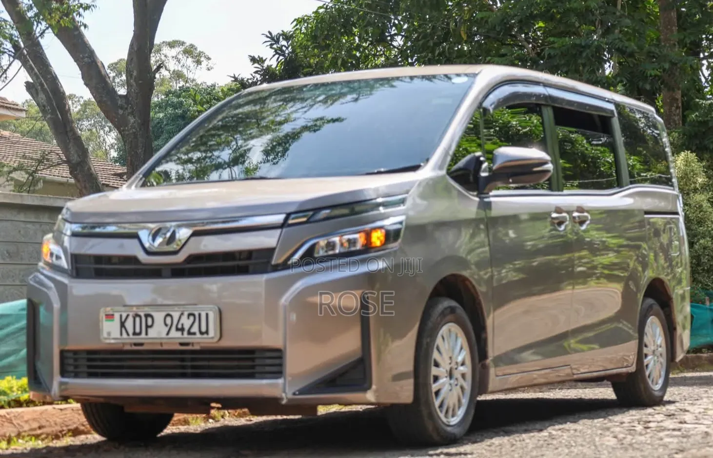 Toyota Voxy 2018 Beige
