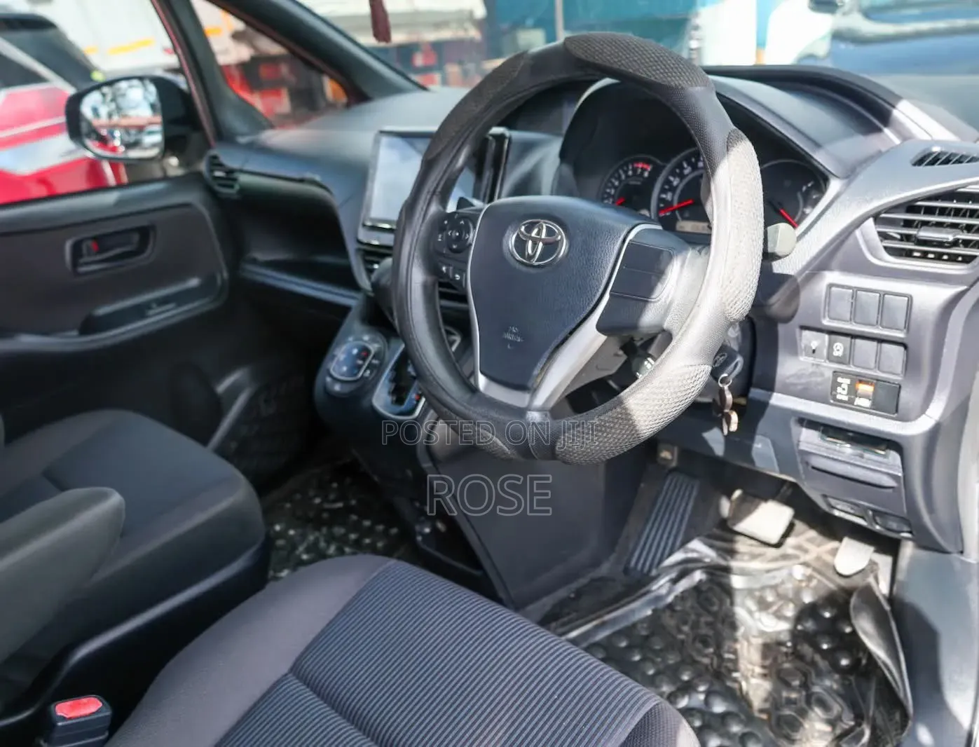Toyota Voxy 2018 Beige