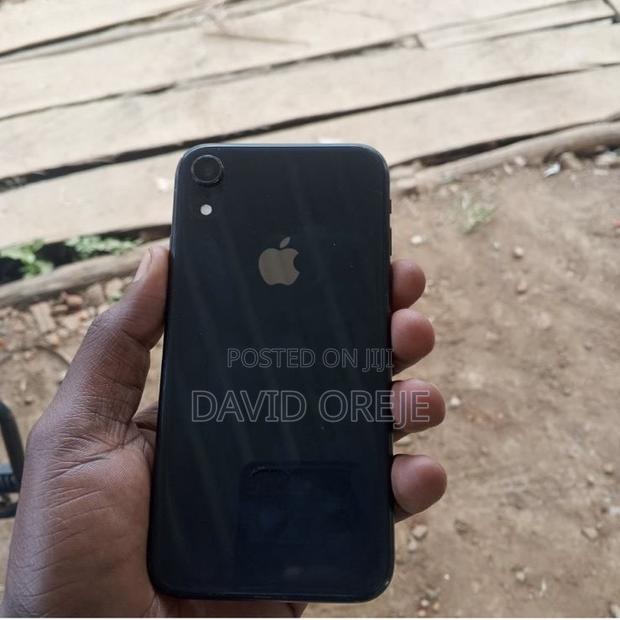 Apple iPhone XR 64 GB Gray