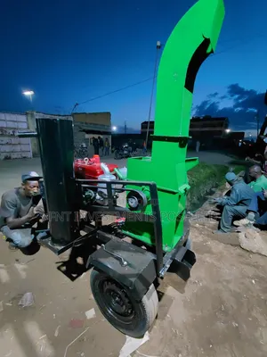 Heavy-Duty 24hp Silage Chopper