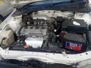 Toyota Carina 1998 White
