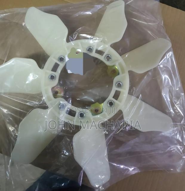 3l and 5l Radiator Fan Blade for Toyota Hilux Land Cruiser Prado.