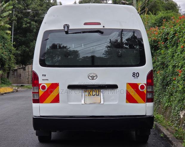 Toyota HiAce 2012 White - thumbnail 4