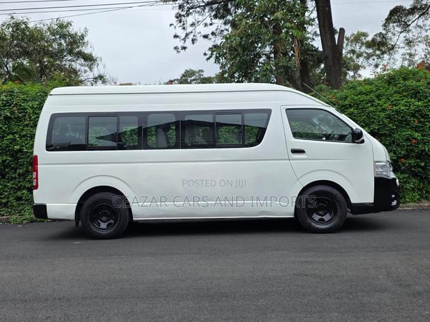 Toyota HiAce 2012 White - thumbnail 8