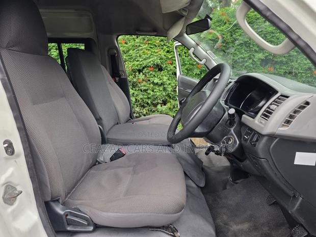 Toyota HiAce 2012 White - thumbnail 13