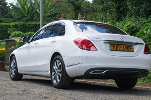 Mercedes-Benz C200 2017 Pearl