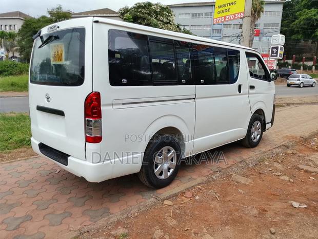 Toyota HiAce 2014 White - thumbnail 2