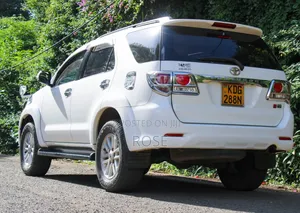 Toyota Fortuner 2014 White