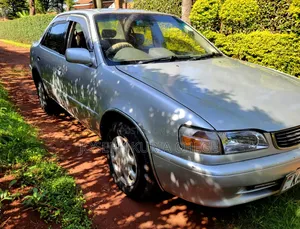 Toyota Corolla 2000 Silver