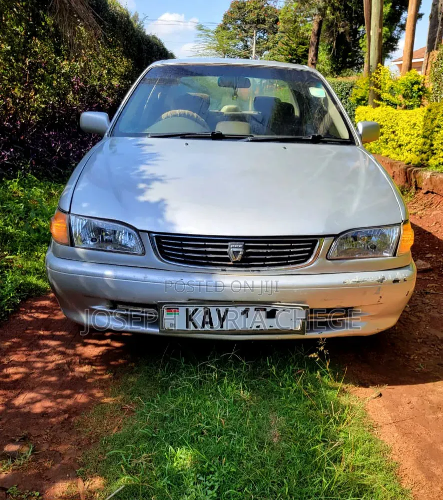 Toyota Corolla 2000 Silver