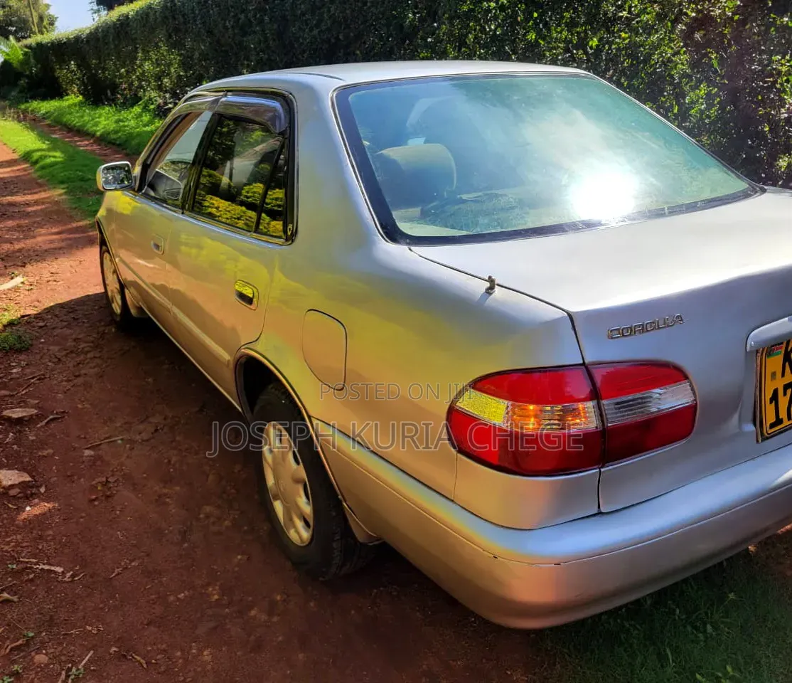 Toyota Corolla 2000 Silver