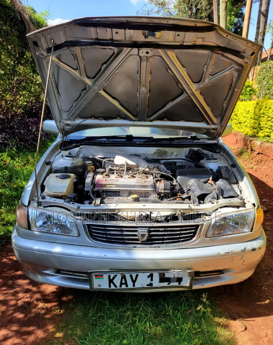 Toyota Corolla 2000 Silver