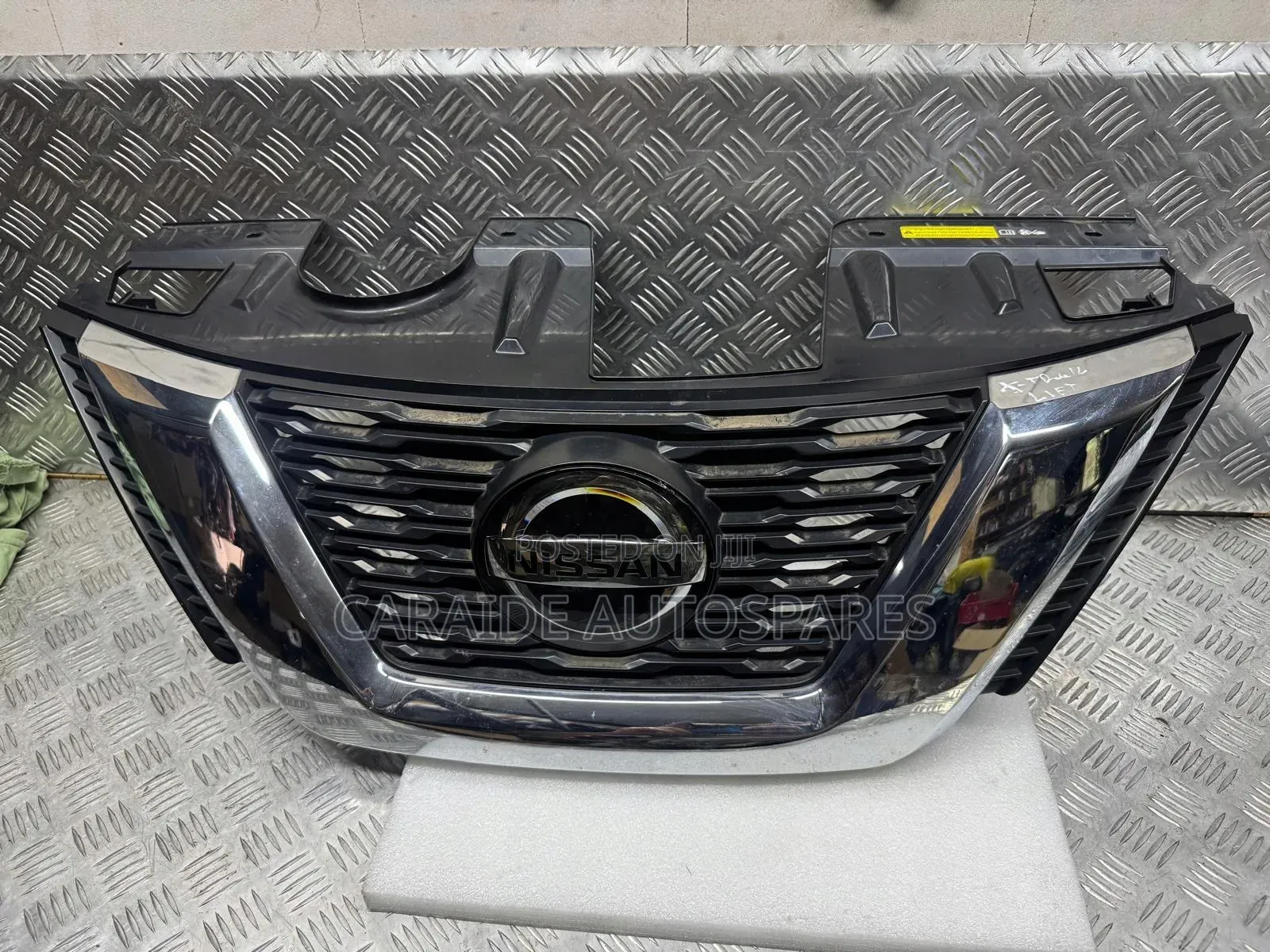 X-Trail 2017 Grille