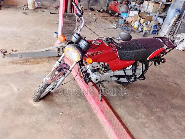 Bajaj Boxer 100 2023 Red - thumbnail 3