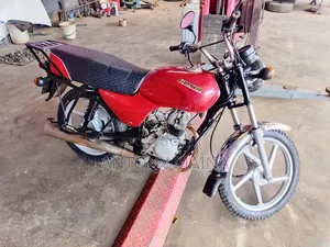 Bajaj Boxer 100 2023 Red