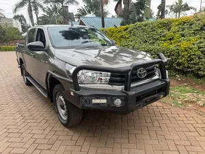 Toyota Hilux 2021 Gray