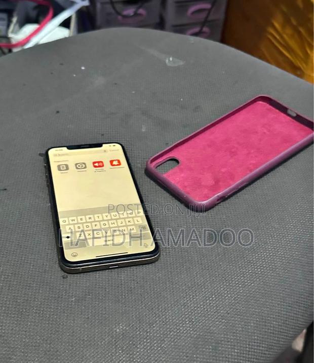 Apple iPhone XS Max 256 GB Gold - main view