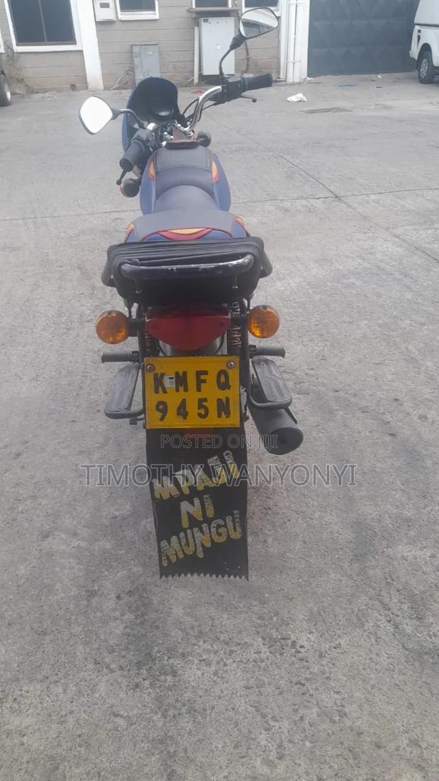 Bajaj Boxer 150 UG 2022 Red