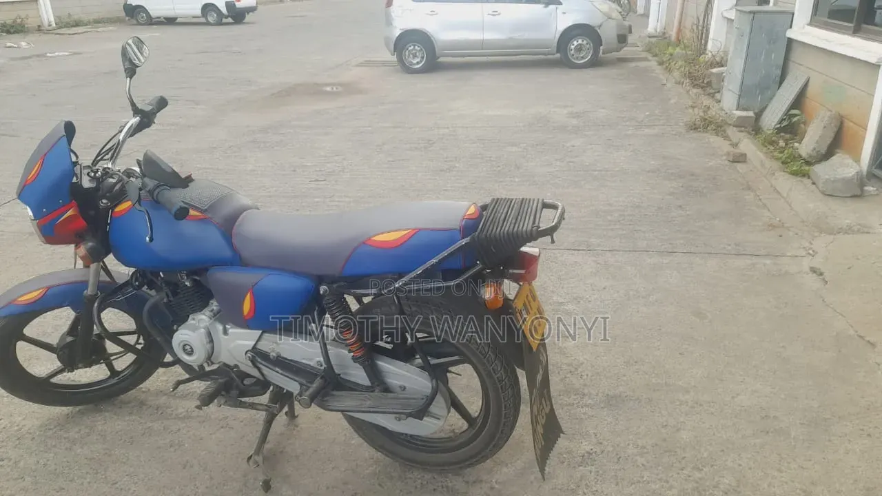 Bajaj Boxer 150 UG 2022 Red