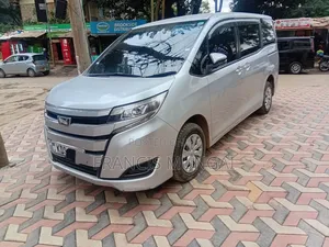 Toyota Noah 2.0 FWD (8 Seater) 2017 Gray