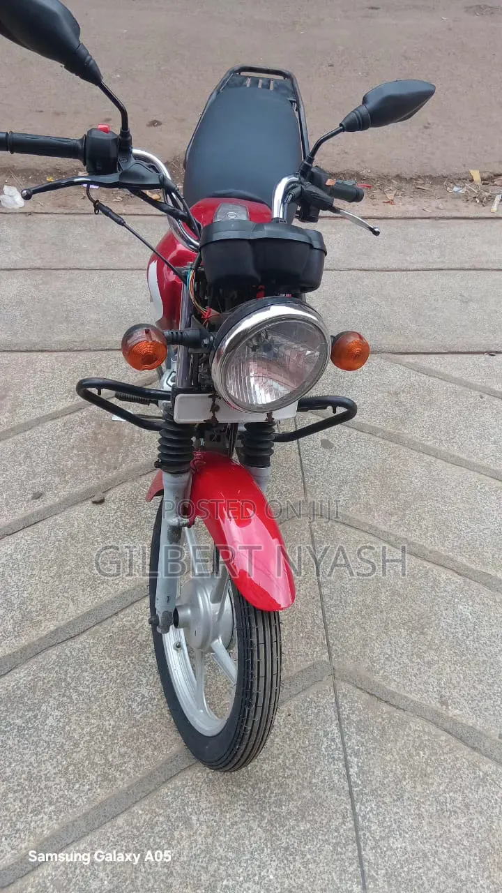 TVS HLX 125 2023 Red