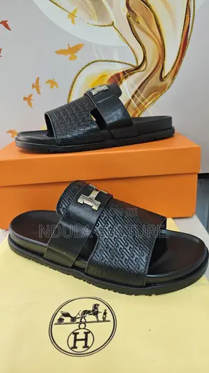 Hermès Chypre Leather Sandals
