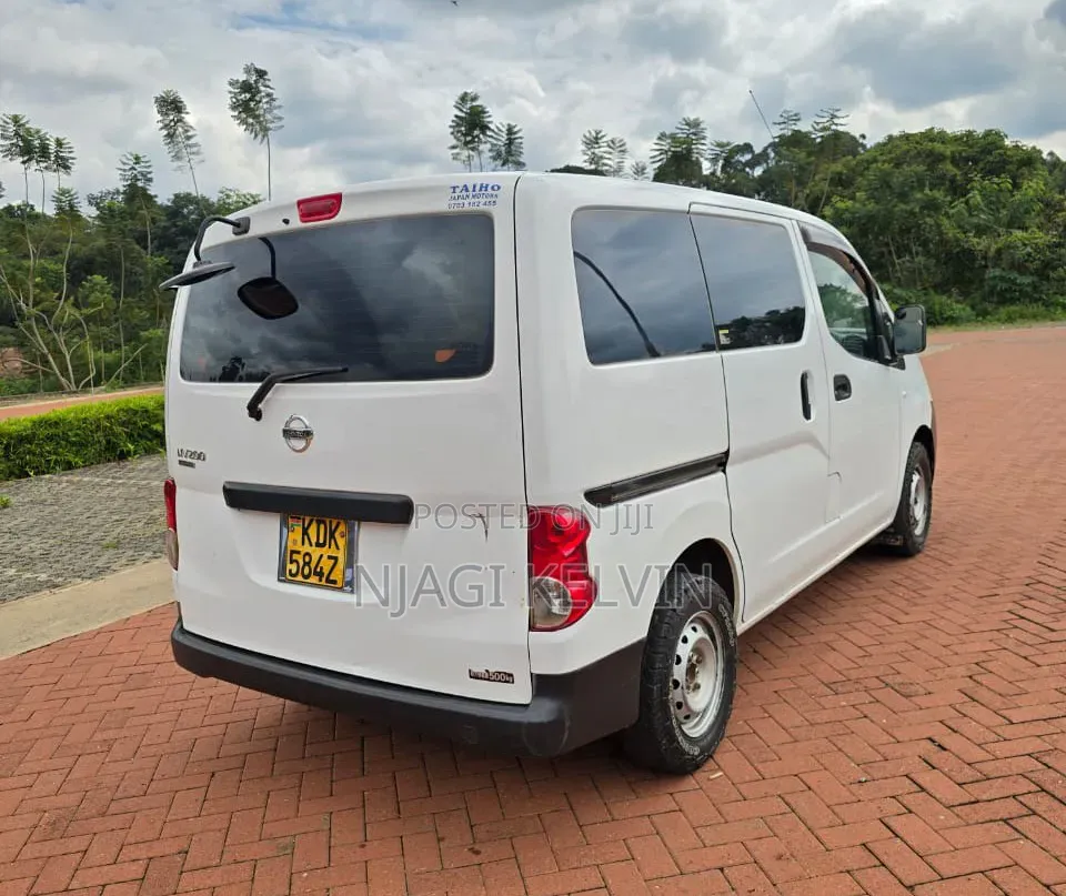 Nissan NV200 2015 White