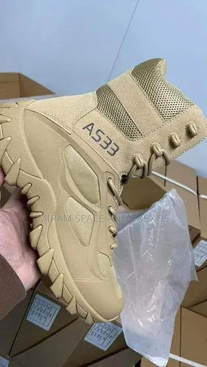 Unisex Delta Boot