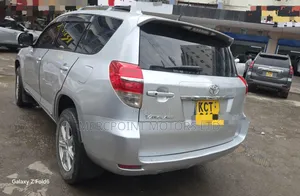 Toyota Vanguard 2011 Silver