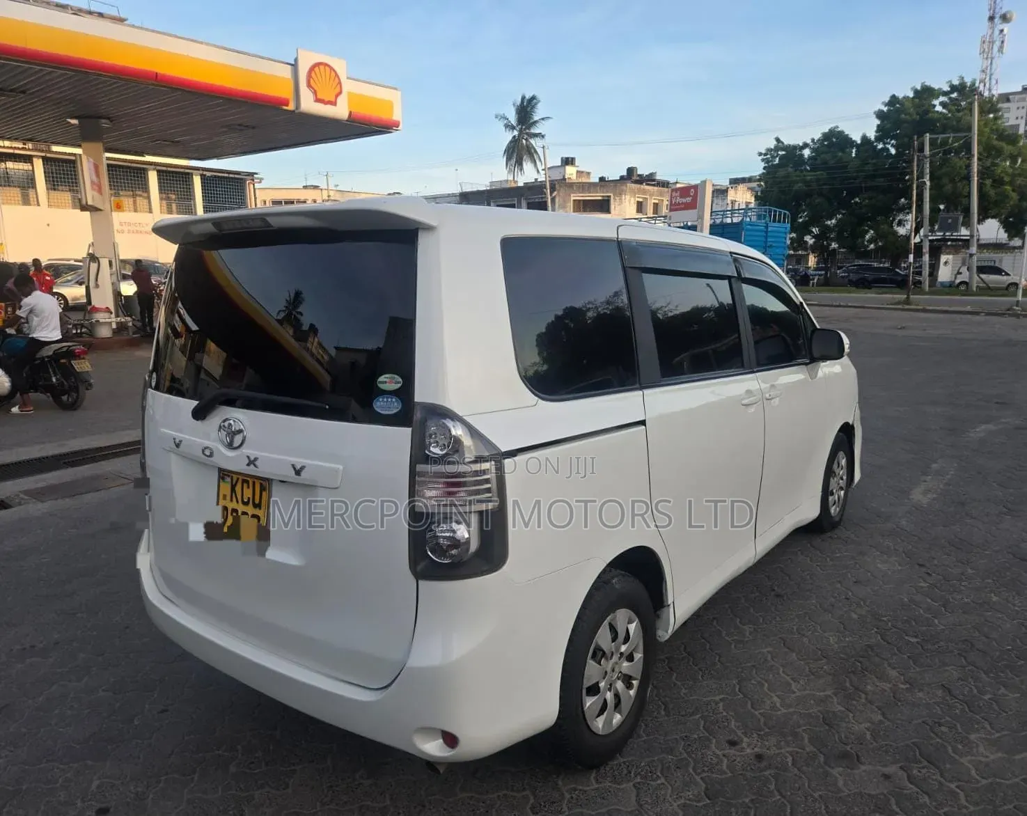 Toyota Voxy 2012 White
