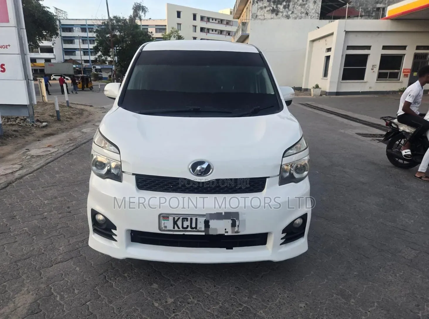 Toyota Voxy 2012 White