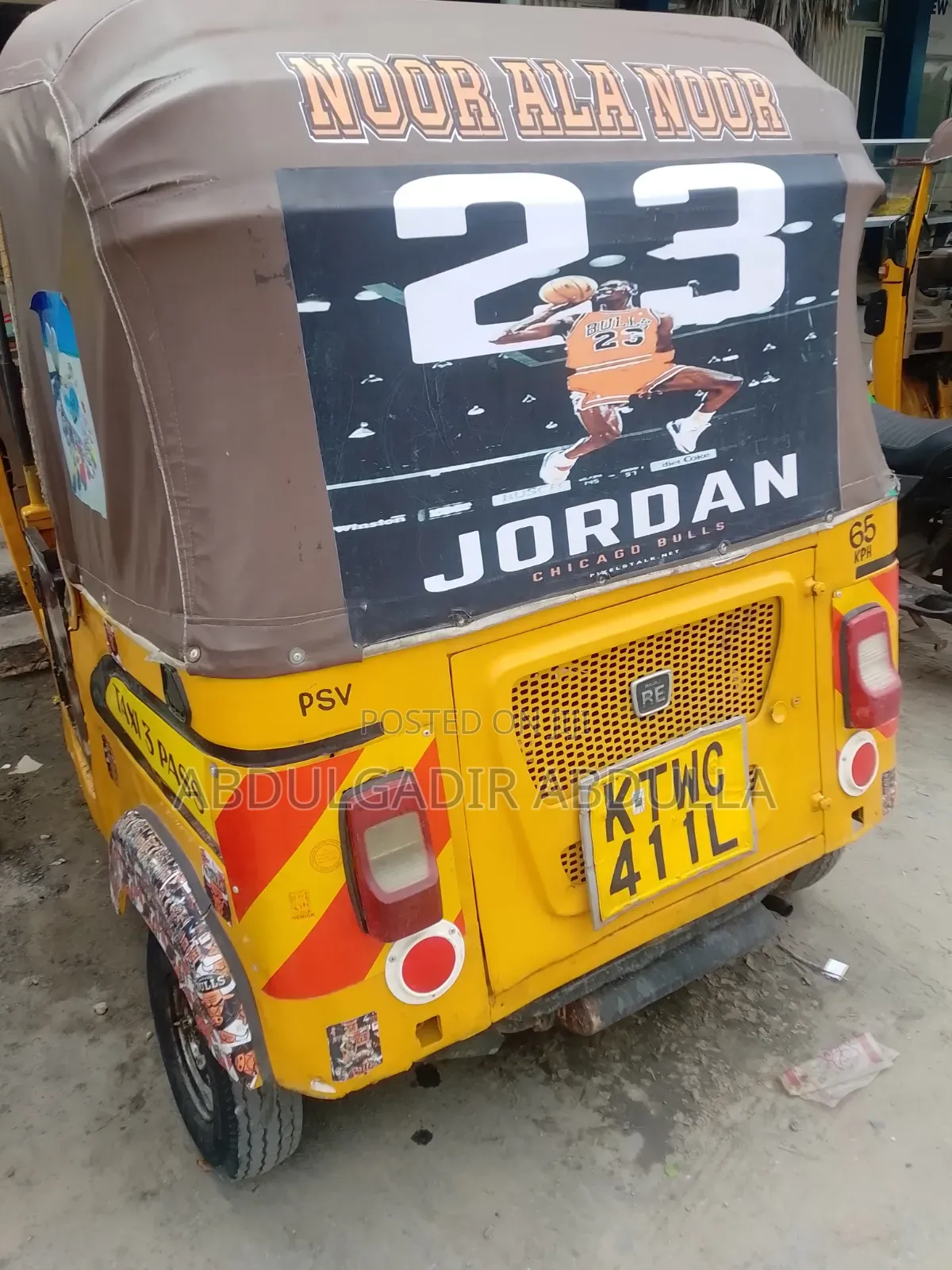 Bajaj RE 2021 Yellow