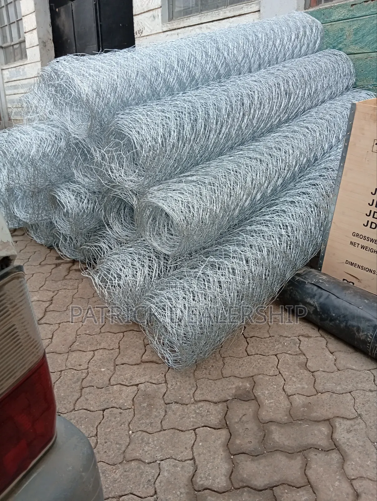 Triple Twisted Chain Link (6fts by 18m)