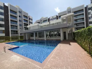 1bdrm Apartment in Gateway Mall Area for sale