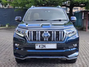 Toyota Land Cruiser Prado 2.8 2017 Blue