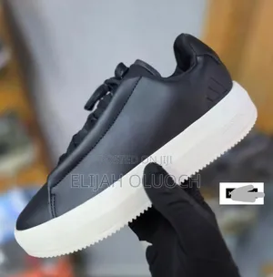 Adidas Acesmash “ Black Lither ”
Quality Leather
Boxed 
Size 39-45