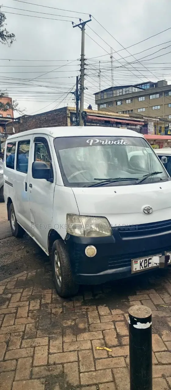 Toyota Voxy 2008 White