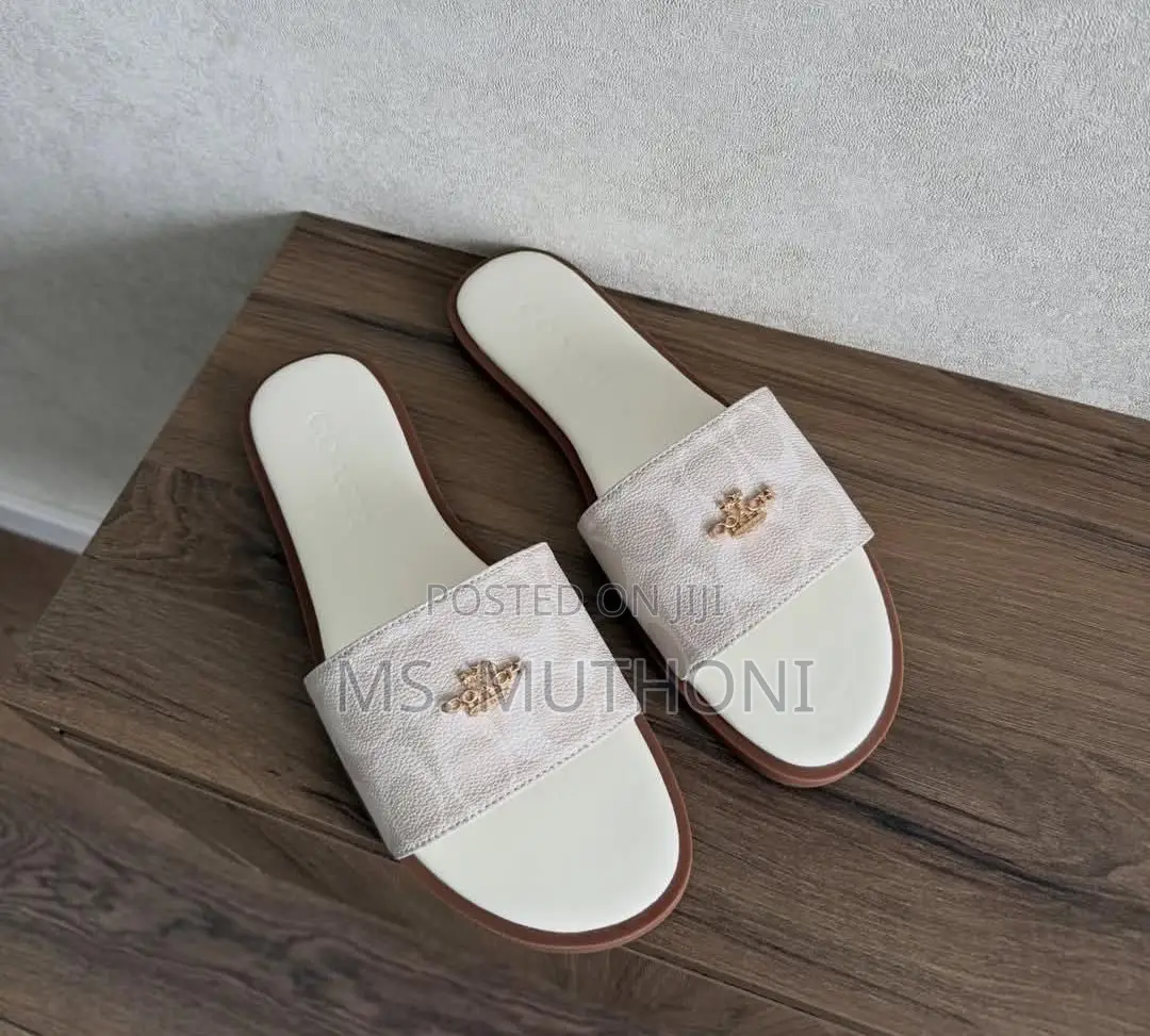 Coach Florence Slides Featuring the Signature Logo Monogram Size 37-42