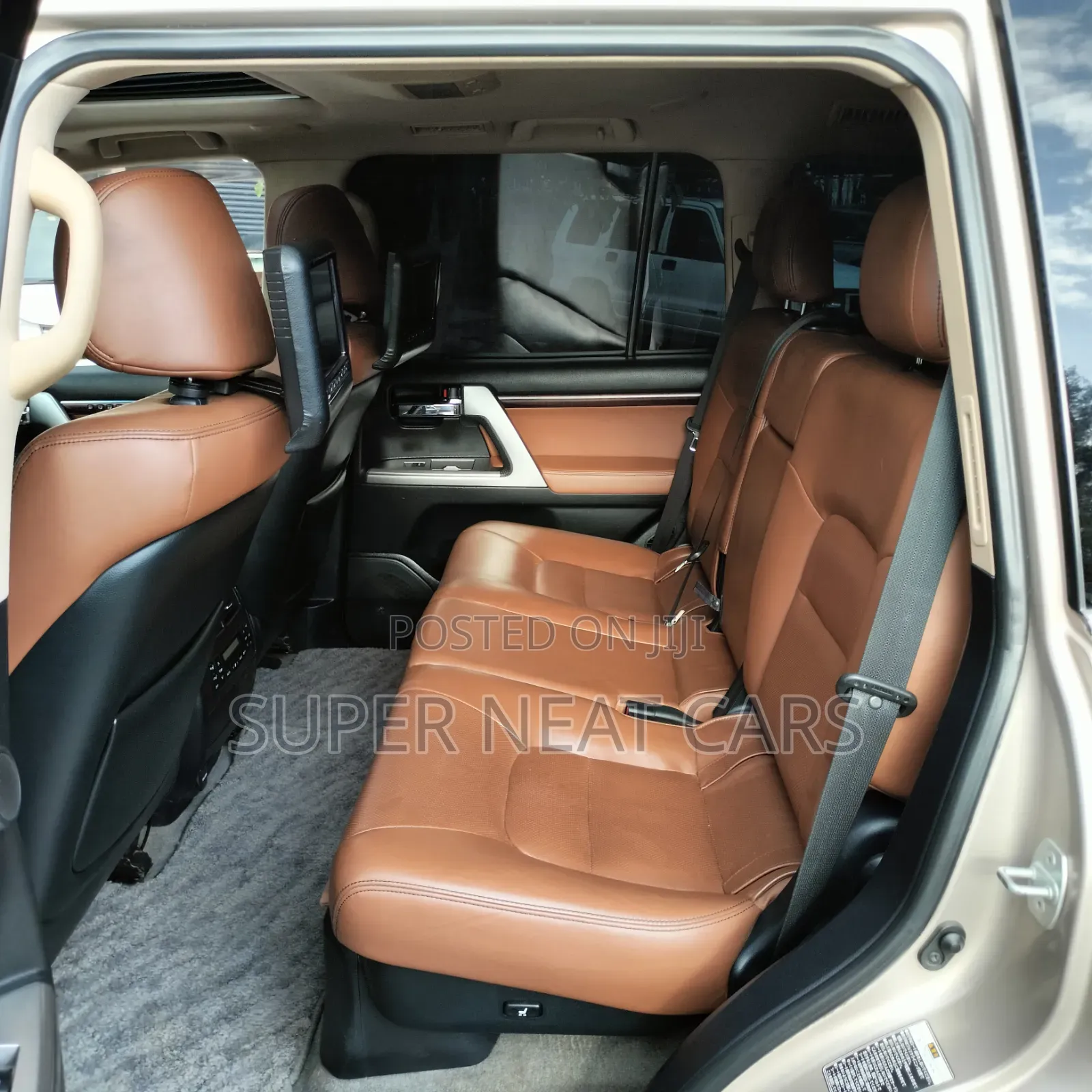 Toyota Land Cruiser 4.6 V8 ZX 2015 Beige