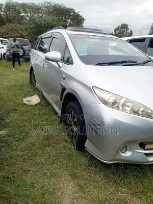 Toyota Wish 2011 Silver