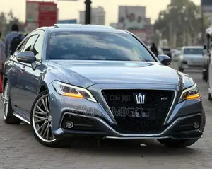 Toyota Crown 2019 Silver