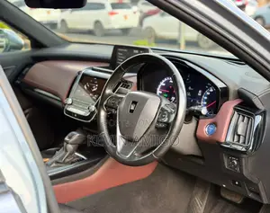 Toyota Crown 2019 Silver