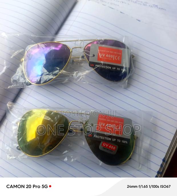 Classic Aviator Style Sunglasses Featuring Gold Frames Mirrored Lense - thumbnail 2