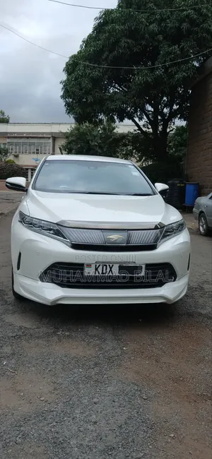 Toyota Harrier 2.0 2019 White